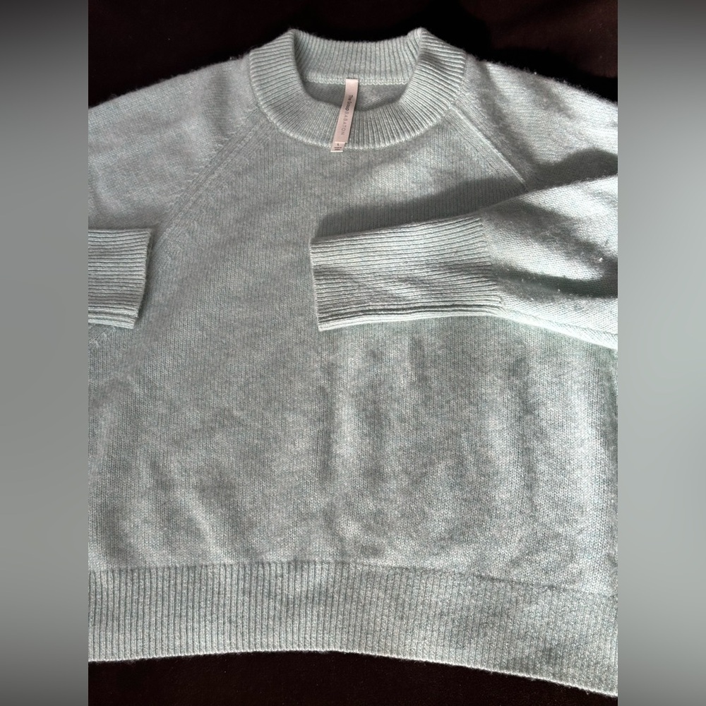 Aritzia The group Babaton Cashmere sweater - Picture 4 of 5